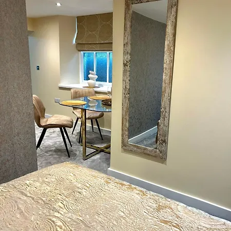 Oasis Boutique New Luxury ,central Location Apartment